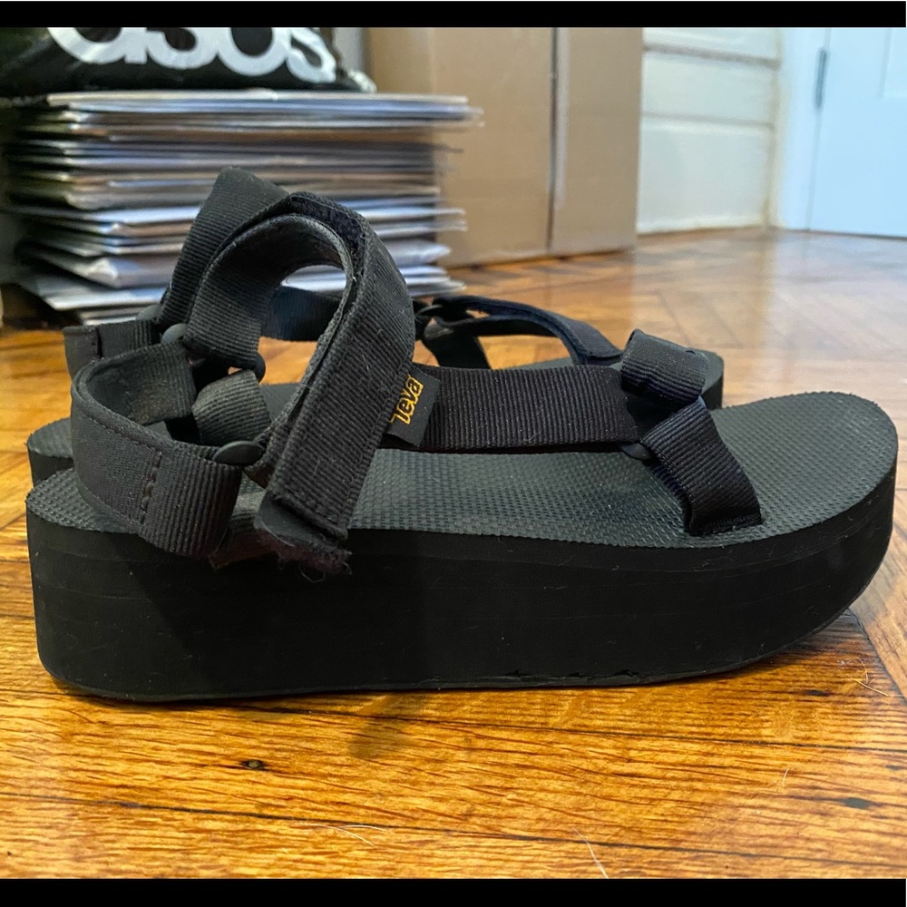 Teva Flatform Universal Sandal Black